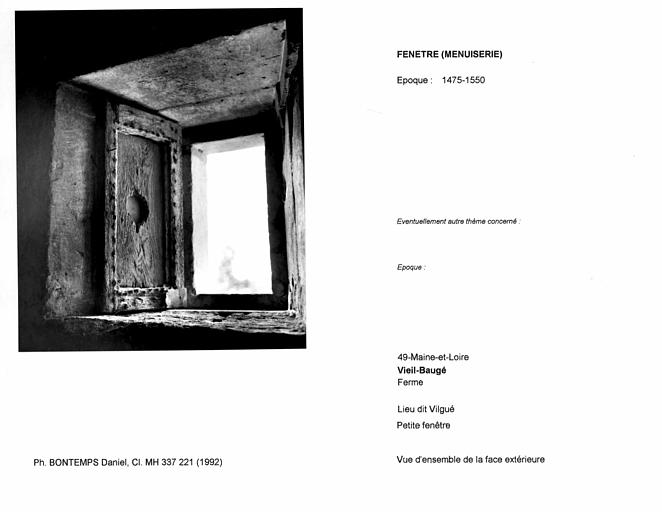 Petite fenêtre. Vue d'ensemble de la face extérieure