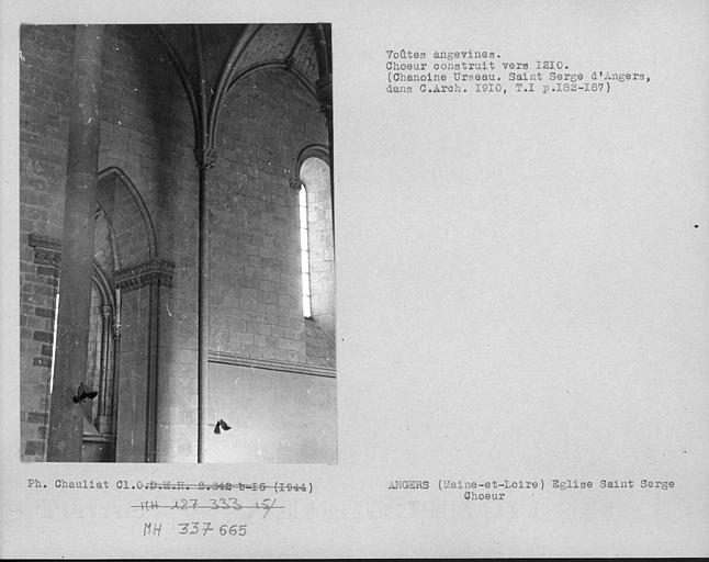 Eglise abbatiale. Arc entre le choeur et la chapelle de gauche, voûte