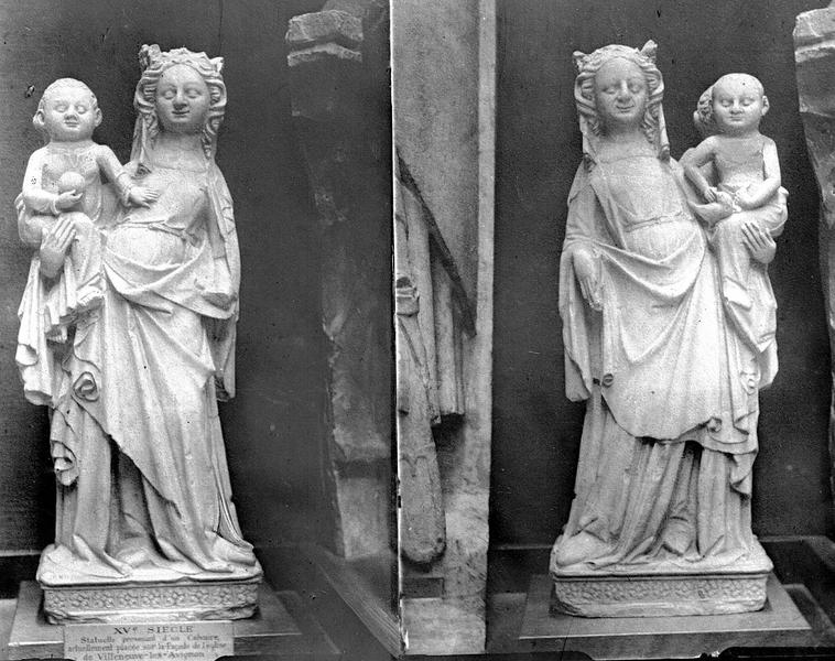 Statue : la Vierge à l'Enfant, deux faces (H. 0,57m) ; statuette provenant d'un calvaire