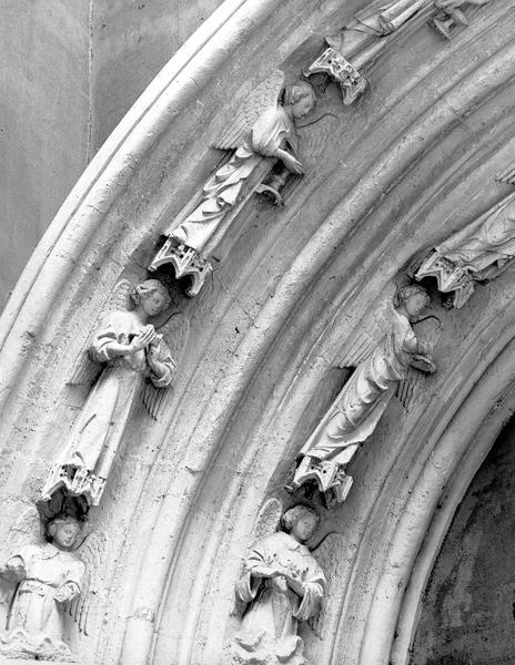 Façade septentrionale, voussure du portail Saint-Denis