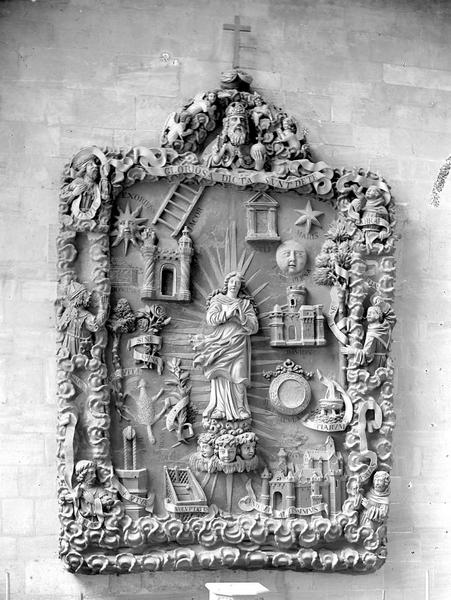 Bas-relief : litanies de la Vierge ; bas-côté nord