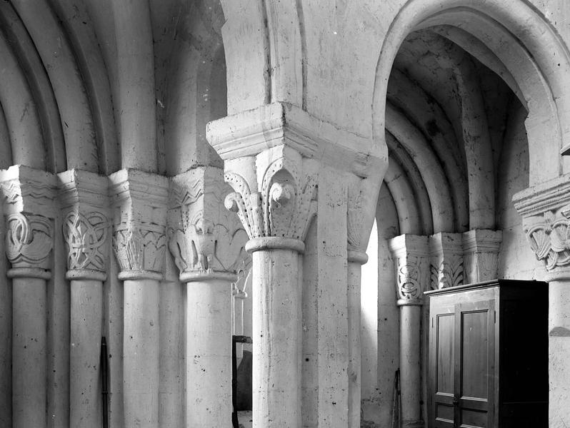 Pourtour du choeur, chapiteau