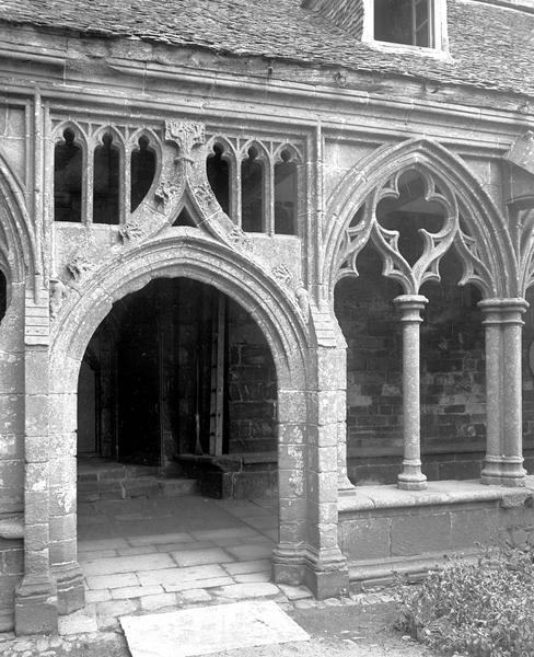 Porte du cloître côté est