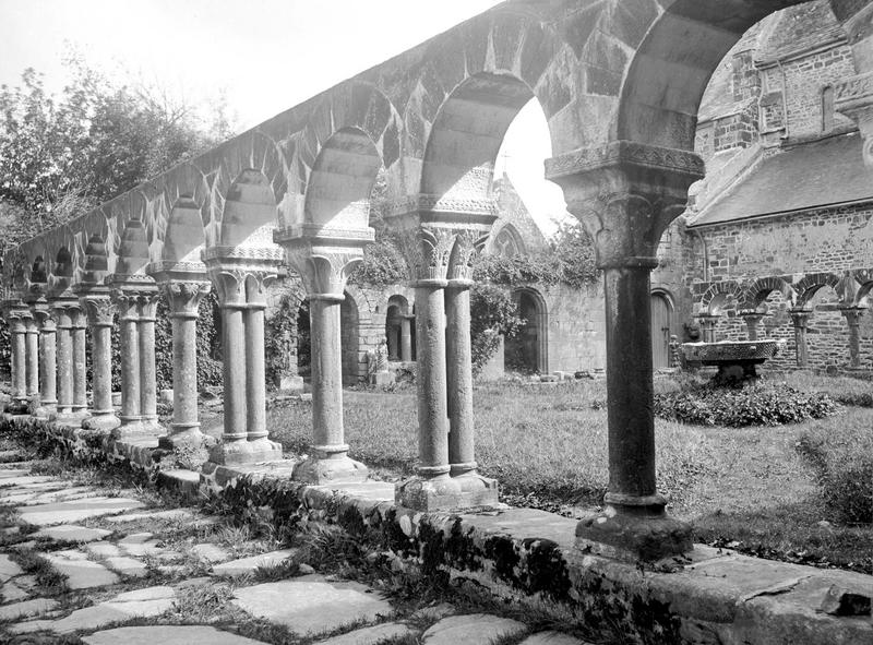 Cloître, côté nord