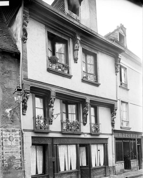 Sculptures Renaissance en façade