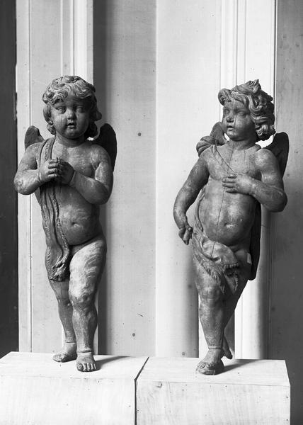 Deux statuettes d'angelots