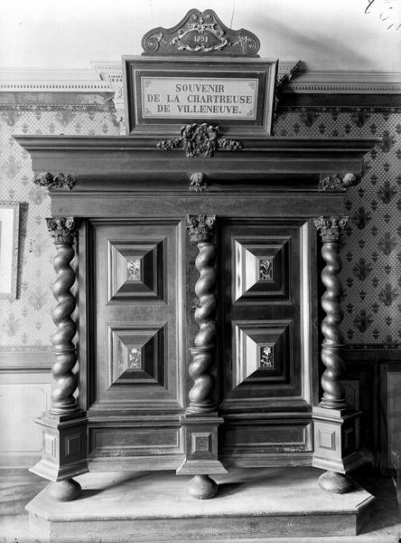 Armoire Louis XIII, provenant de la Chartreuse, fermée - © Ministère de la Culture (France), Médiathèque du patrimoine et de la photographie, diffusion RMN-GP
