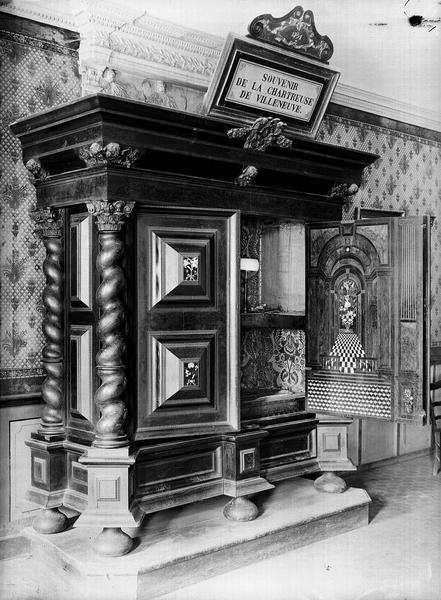Armoire Louis XIII, provenant de la Chartreuse, ouverte - © Ministère de la Culture (France), Médiathèque du patrimoine et de la photographie, diffusion RMN-GP