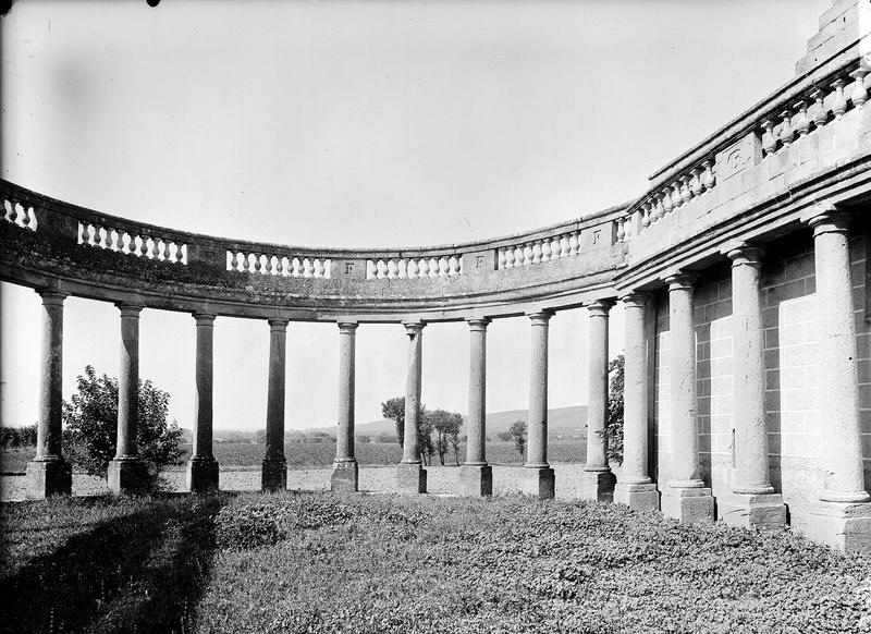 La colonnade