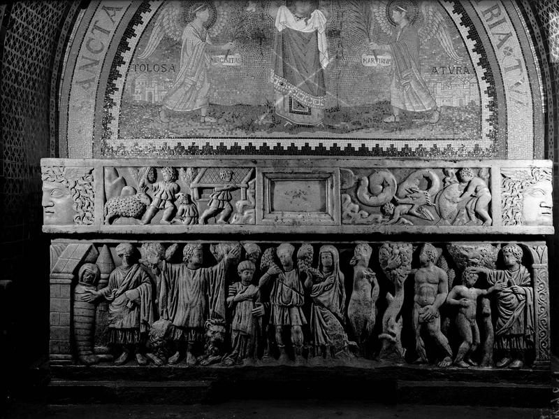 Sarcophage dit tombeau de sainte Quitterie - © Ministère de la Culture (France), Médiathèque du patrimoine et de la photographie, diffusion RMN-GP