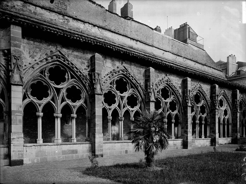 Le cloître