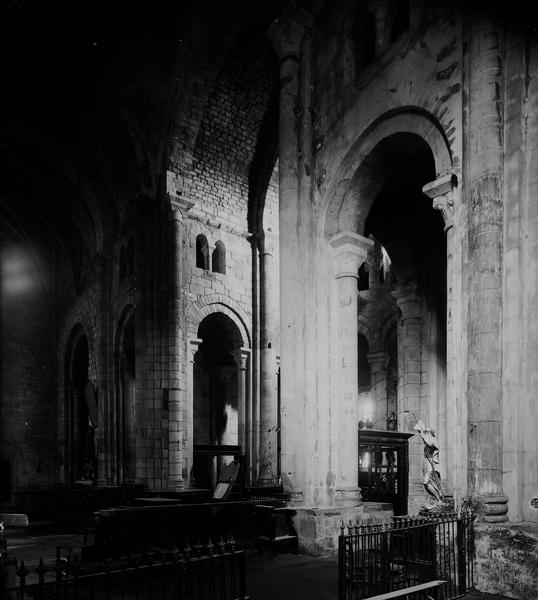 Bas-côté sud, choeur, bras nord du transept