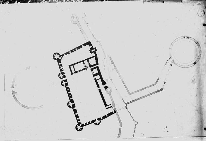 Dessins : château et tour 37 à 52, plan