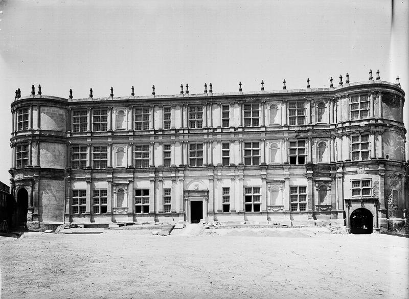 Ensemble de la façade sud après restauration