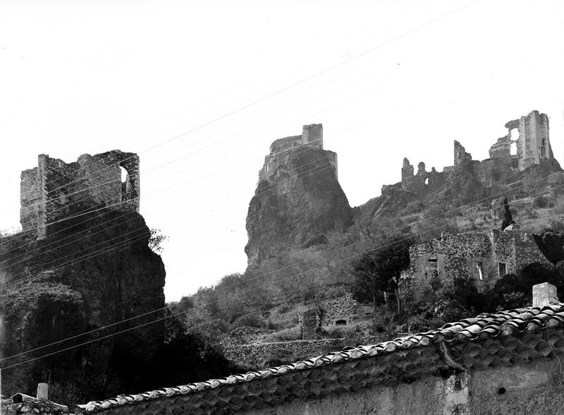 Ruines vues du village