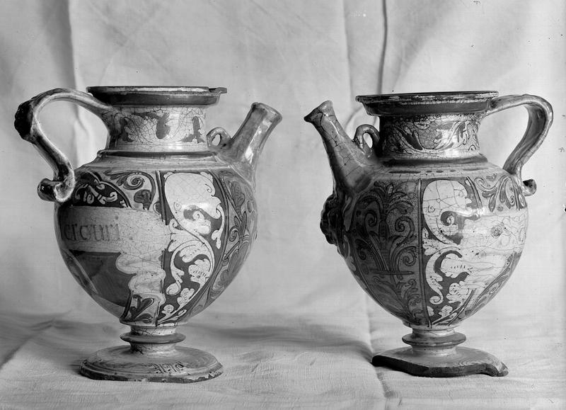 Pots à pharmacie - © Ministère de la Culture (France), Médiathèque du patrimoine et de la photographie, diffusion RMN-GP