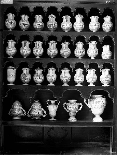 Pots à pharmacie