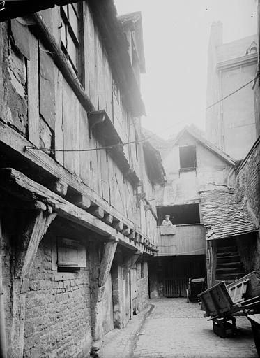 Façade sur cour, galerie