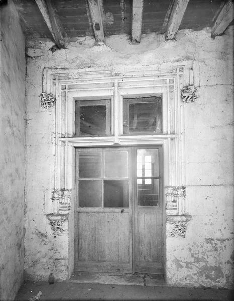 Intérieur, porte