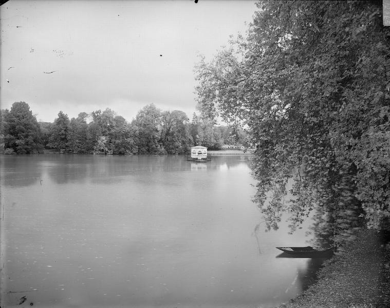 Etang des Carpes, pavillon