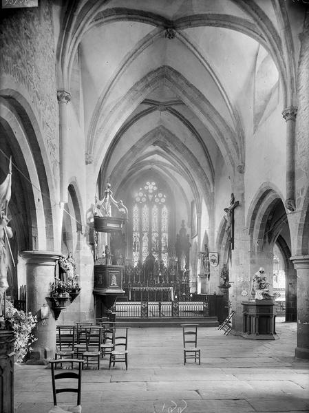 Intérieur du choeur vu de l'entrée