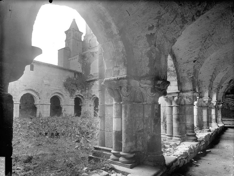 Galerie du cloître, clocher