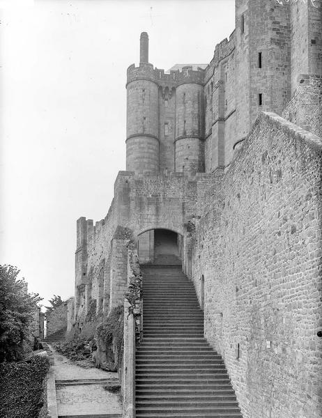 Escalier d'accès à l'entrée de l'abbaye