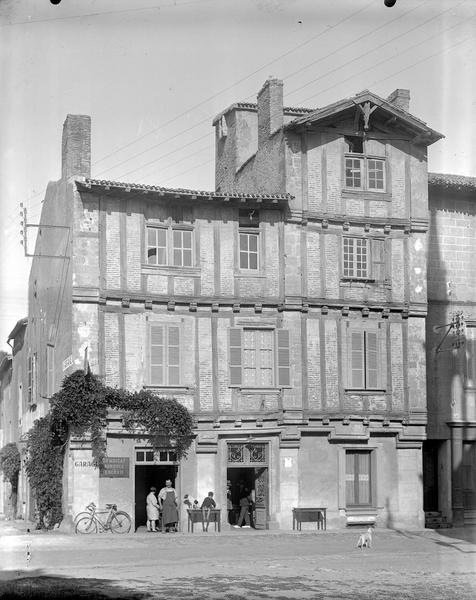 Façade ; panneau : syndicat agricole  engrais