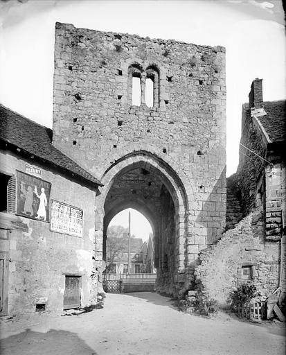 Porte nord dite porte d'En-Haut : vue intra-muros