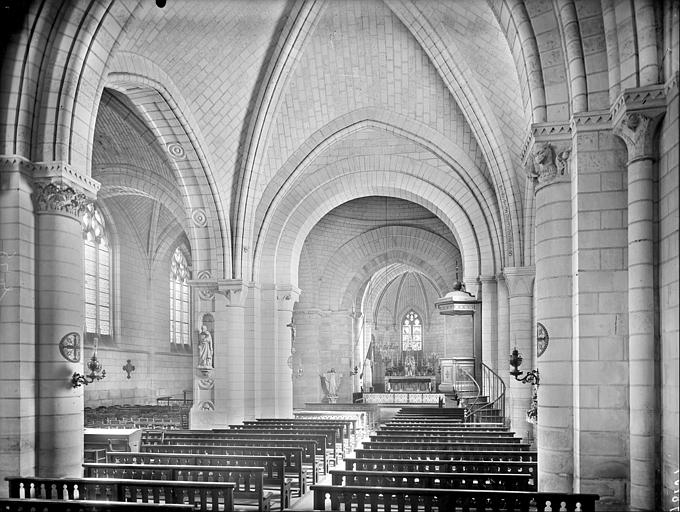 Vue intérieure de la nef vers le nord-est