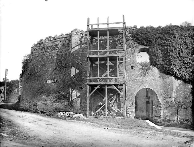 Mur d'enceinte, côté extérieur