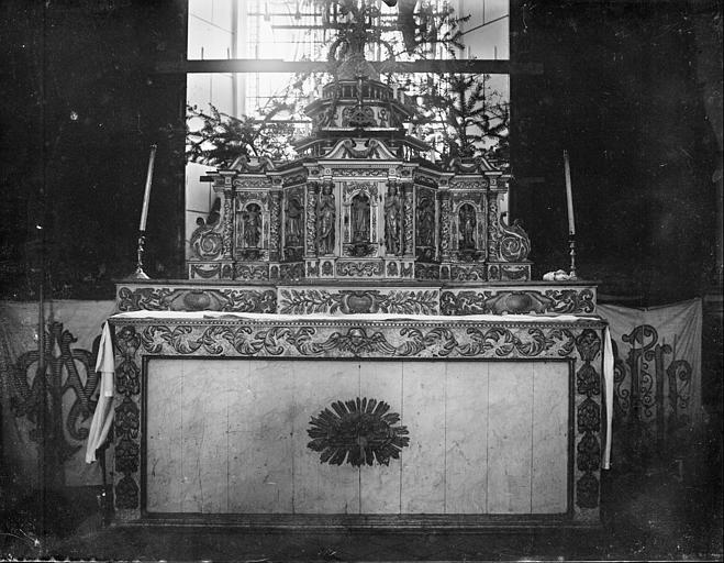 Autel et tabernacle en bois peint et sculpté