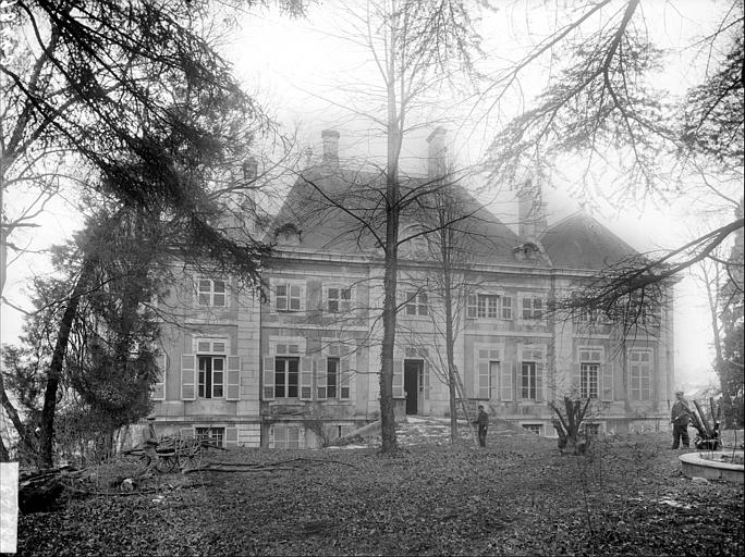 Façade sur le parc, côté est