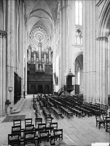 Bras sud du transept : buffet d'orgue