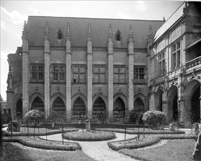 Cloître façade ouest