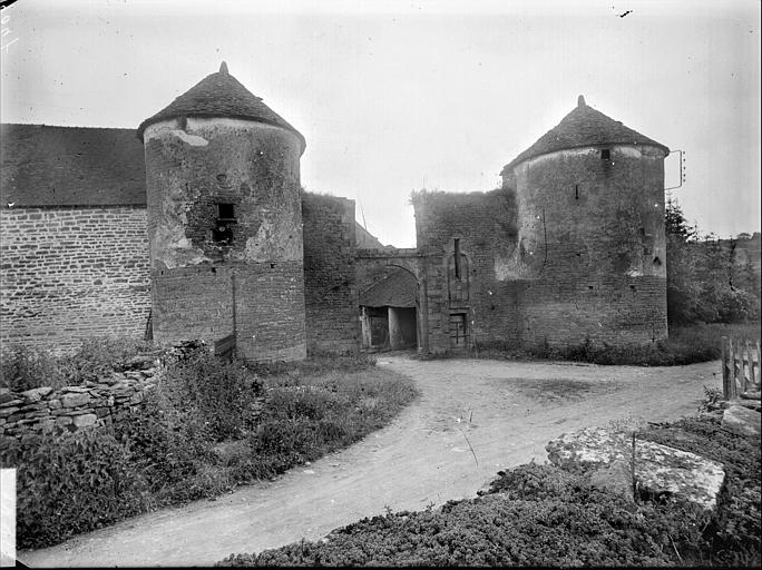 Vue d'ensemble du porche d'entrée