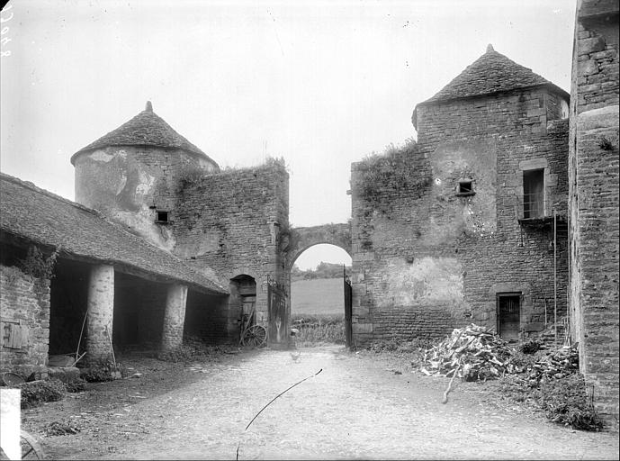 Vue du porche d'entrée de l'intérieur