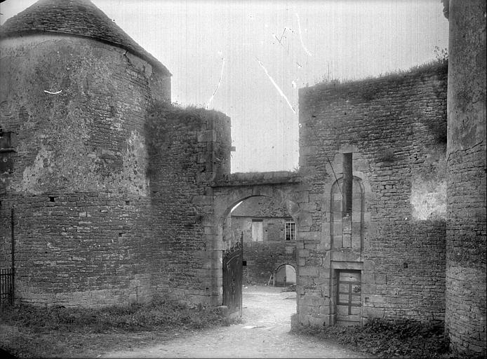 Porche d'entrée vu de l'extérieur