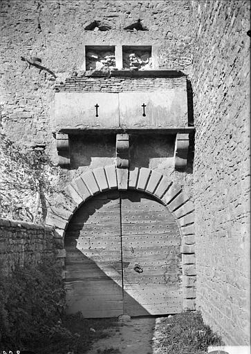 Porte fortifiée