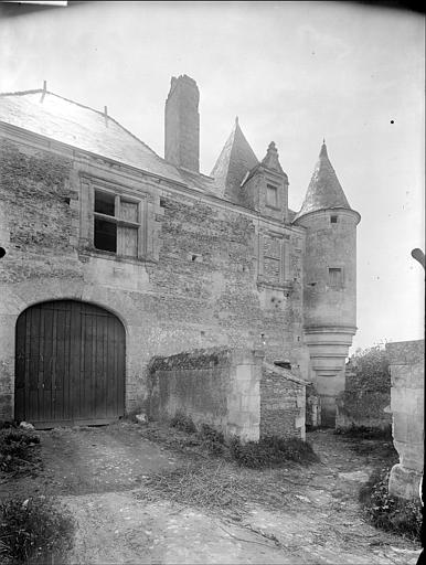 Corps de garde vue de côté, entrée : côté ouest