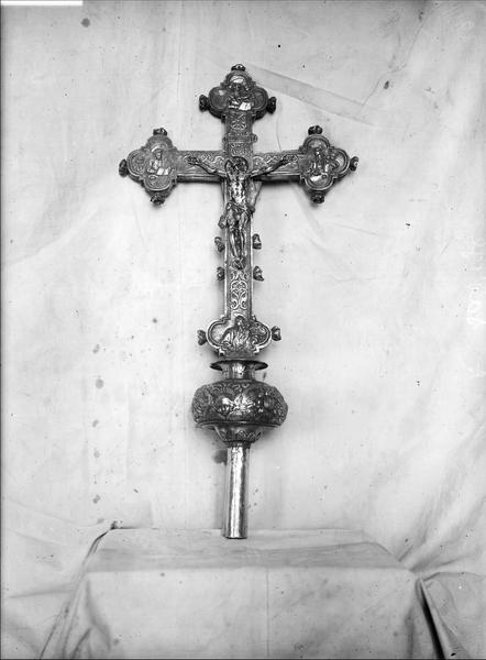 Croix processionnelle en argent