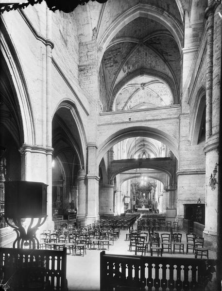 Intérieur de la nef et du choeur