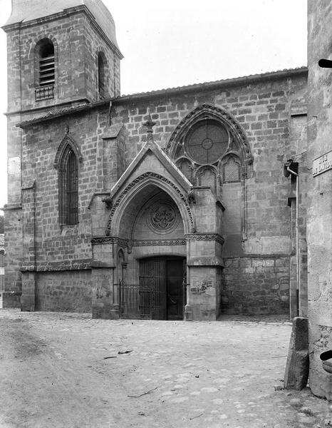 Extérieur sud, portail et clocher