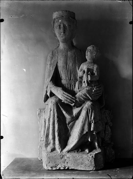 Statue de la Vierge à l'Enfant assise