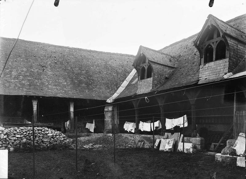 Cloître se trouvant dans l'Hospice du faubourg de Vienne