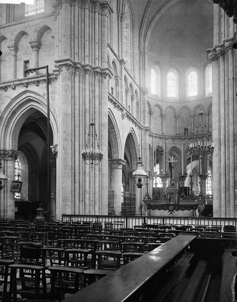 Intérieur du choeur