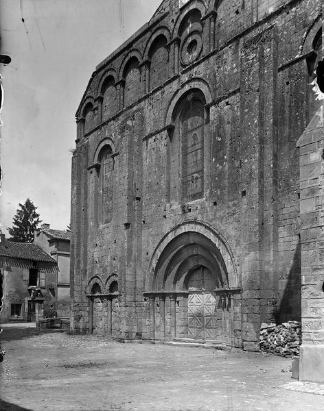 Façade ouest de l'église