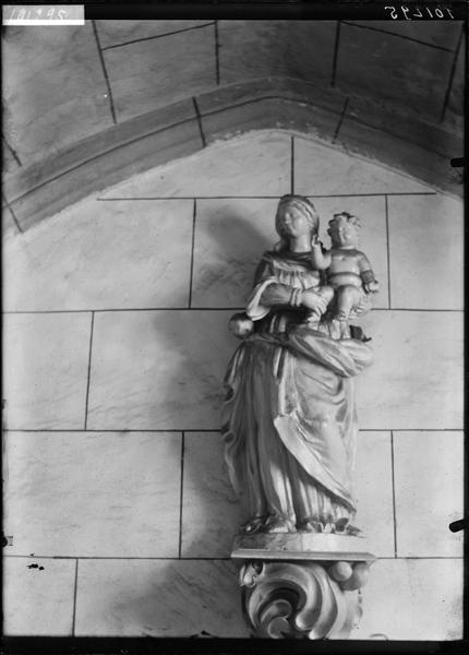 Statue de la Vierge à l'Enfant