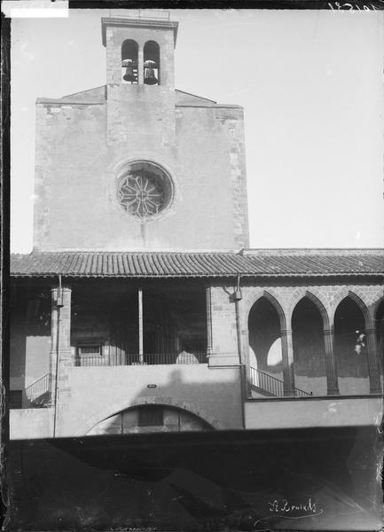 Façade de la chapelle Sainte-Croix