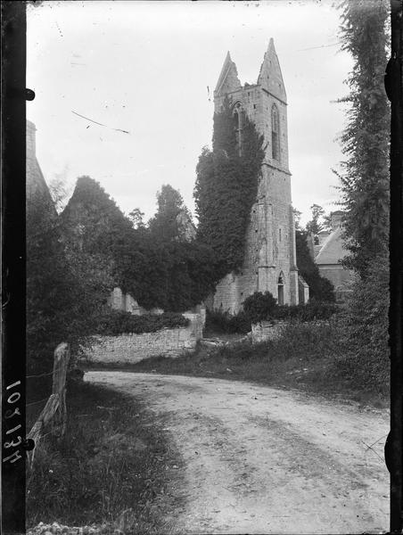 Ruines, clocher